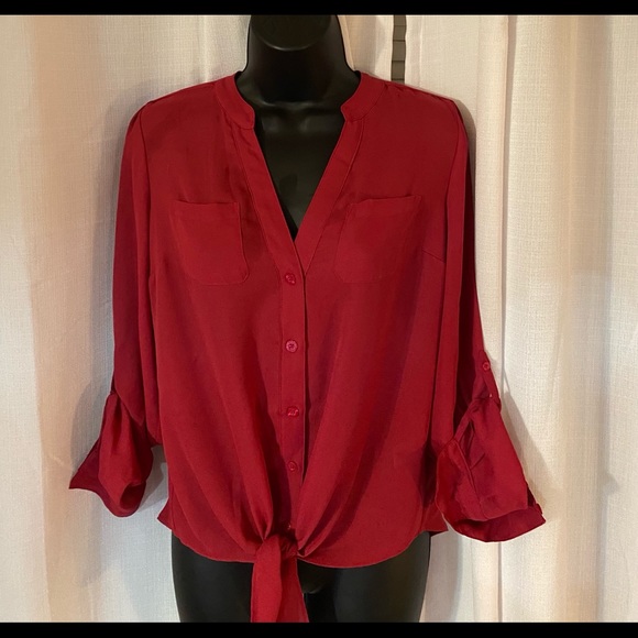 A blouse - Picture 2 of 7